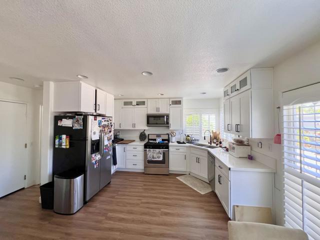 2151 Bowdoin Street Corona, Ca Street, Corona CA: https://media.crmls.org/mediaz/e5d1570e-8258-4e4d-b617-f6ee7a12b53f.jpg