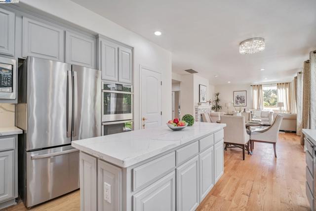 744 Bodega Ct, Fremont CA: https://media.crmls.org/mediaz/e5d16f04-4e1e-44e3-96e0-fd5e334e3ef7.jpg
