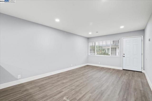 27070 Manon Ave, Hayward CA: https://media.crmls.org/mediaz/e5d21783-669f-4be7-9884-acb0eeef1f5c.jpg