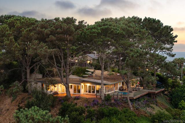 2165 Balboa Ave, Del Mar CA: https://media.crmls.org/mediaz/e5d2910e-7440-446a-9180-fc6d9c5fd879.jpg