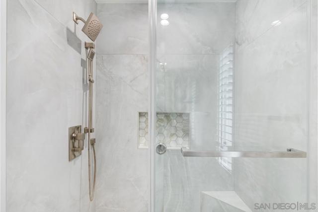 4007 Crown Point Drive, San Diego CA: https://media.crmls.org/mediaz/e5d2a7b6-3288-4aca-bf3c-d9d9a2be2445.jpg