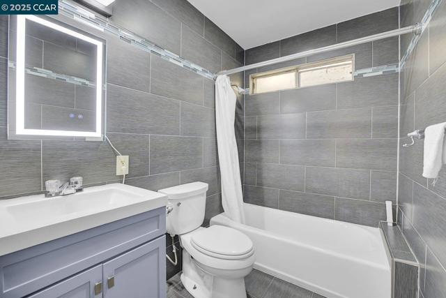 1440 Reganti Pl, Concord CA: https://media.crmls.org/mediaz/e5d2b0ec-65b4-40df-974f-c57f9b816460.jpg