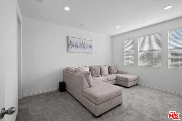 Image 18 of 31 For 6625 Ardmore Court