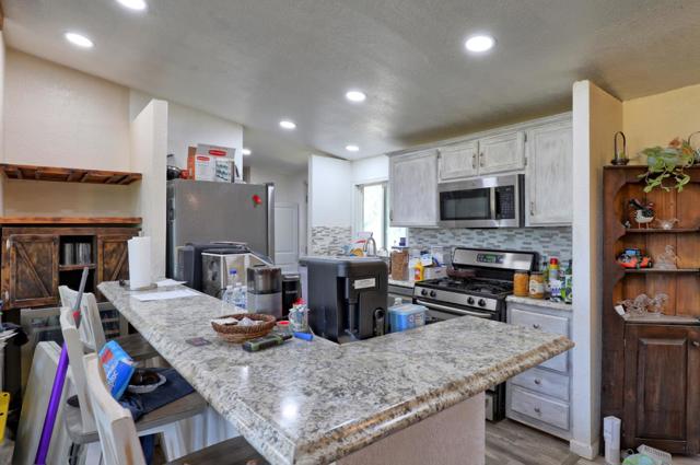 2900 Fairview Road, Hollister CA: https://media.crmls.org/mediaz/e5d3301b-520b-4cdd-b849-7172ea4e17b6.jpg