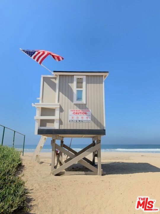 6308 Paseo Canyon Drive, Malibu CA: https://media.crmls.org/mediaz/e5d38148-3a89-4b28-a6e1-041fc1276580.jpg