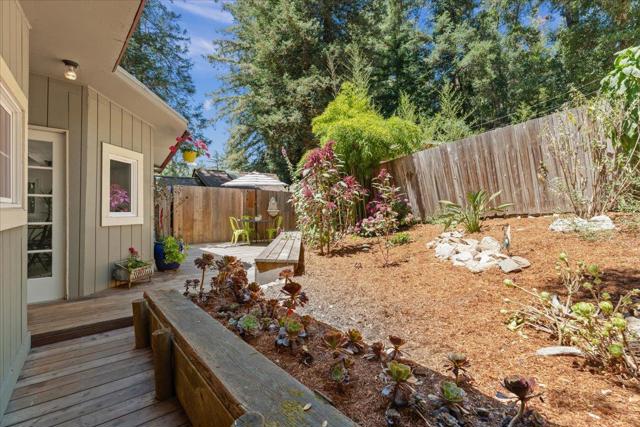 900 Lakeside Drive, Felton CA: https://media.crmls.org/mediaz/e5d3f255-d662-4ada-94ec-a4a1499ce513.jpg