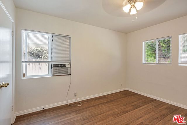 22125 Costanso Street, Woodland Hills CA: https://media.crmls.org/mediaz/e5d4fff5-ee1d-4ed8-8f38-eec6ce37ae45.jpg