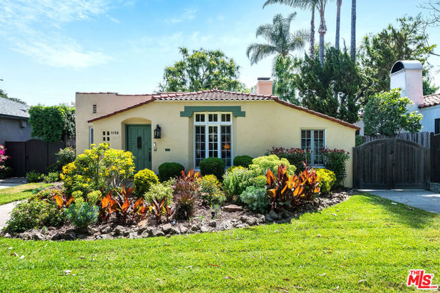 4150 Elmer Avenue, Studio City CA: https://media.crmls.org/mediaz/e5d592ac-83e9-41fb-a63c-65a45e25875b.jpg