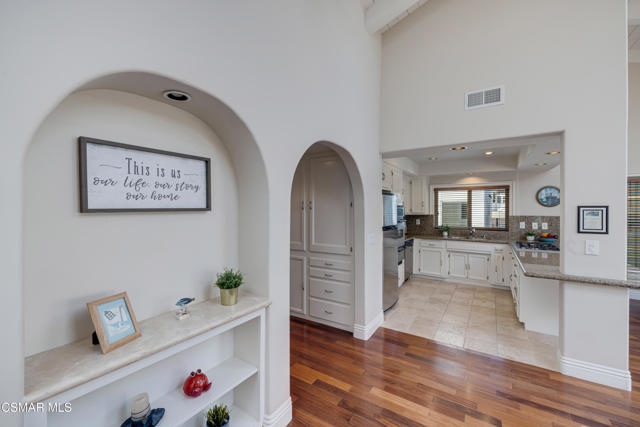 108 Pasadena Avenue, Oxnard CA: https://media.crmls.org/mediaz/e5d61f79-e857-4873-800d-7bc4a8fa4c16.jpg