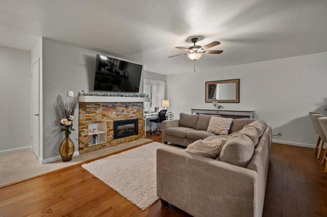 3095 Marina Drive, Marina CA: https://media.crmls.org/mediaz/e5d628e6-011b-4107-85b3-9d76f3e1f3bc.jpg