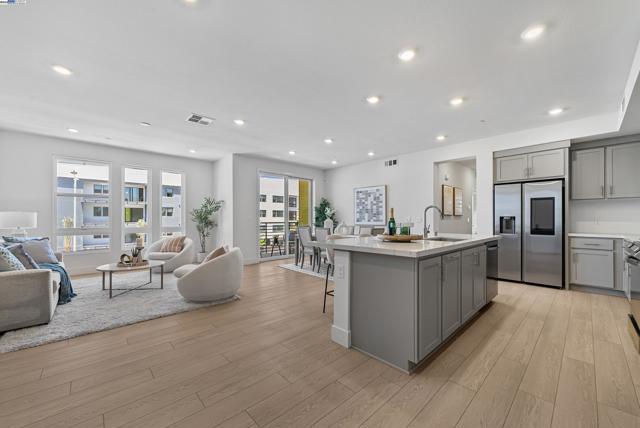 Image 12 of 45 For 44867 Grimmer Blvd  300