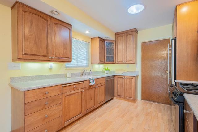 170 Del Mar Drive, Salinas CA: https://media.crmls.org/mediaz/e5d762d9-04cc-4885-8d2b-c05c18f39431.jpg
