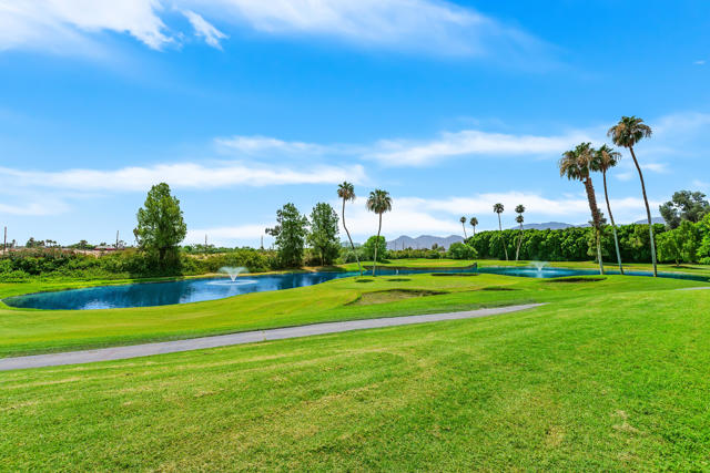 187 Kavenish Drive, Rancho Mirage CA: https://media.crmls.org/mediaz/e5d82a64-bb9f-4902-ac59-163c85750ddb.jpg