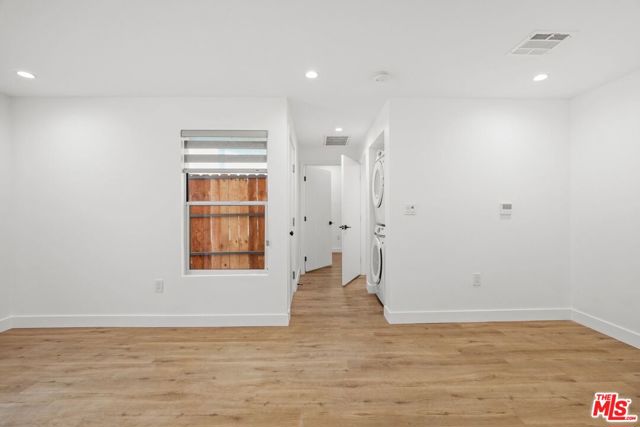 2001 Penmar Avenue, Venice CA: https://media.crmls.org/mediaz/e5d83664-3746-4f93-9a3a-beeeb27d049f.jpg