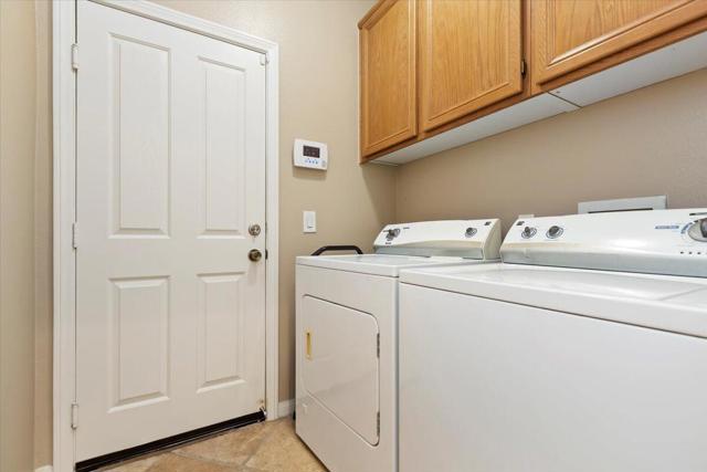 42330 Bridges Court, Indio CA: https://media.crmls.org/mediaz/e5d83a9c-5834-421e-81b8-7e33d75db682.jpg