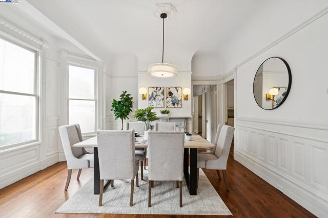 2120 Encinal Ave, Alameda CA: https://media.crmls.org/mediaz/e5d849e7-c962-4feb-be9b-015265500e94.jpg