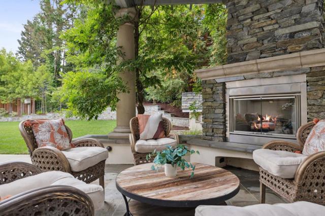 125 Stonepine Road, Hillsborough CA: https://media.crmls.org/mediaz/e5d92a00-12e8-42f1-a271-a8fc2b3cf07a.jpg