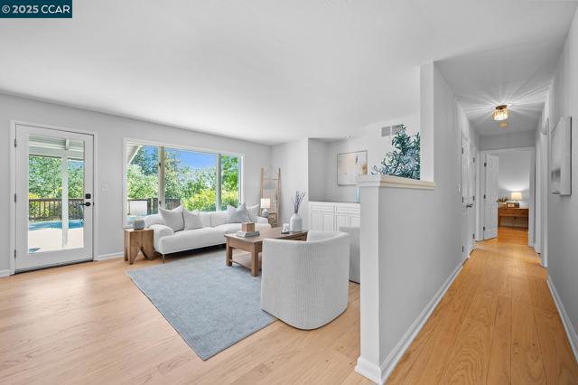 196 Miramonte Rd, Walnut Creek CA: https://media.crmls.org/mediaz/e5d975b0-46d2-4104-81b1-7790d35d76c1.jpg