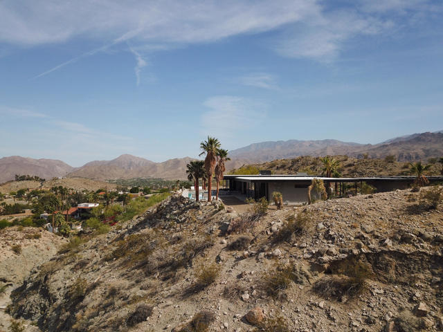 71270 Oasis Trail, Palm Desert CA: https://media.crmls.org/mediaz/e5d987c1-011a-4271-b280-ab9bae5680b1.jpg