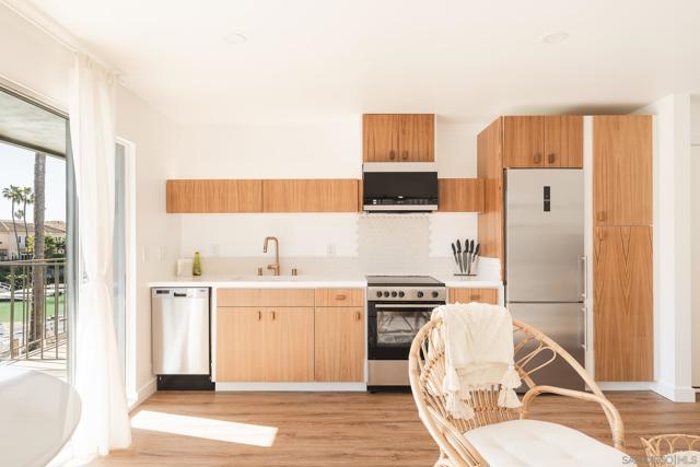 Image 32 of 52 For 4627 Park Dr