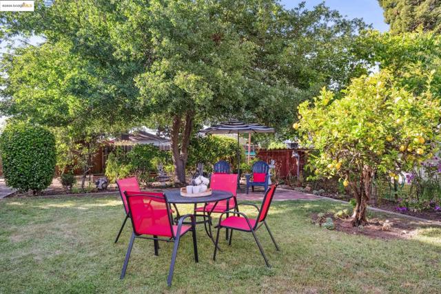 148 Estabrook, San Leandro CA: https://media.crmls.org/mediaz/e5d9bce9-a6ac-425e-a516-85405fdf9ab7.jpg