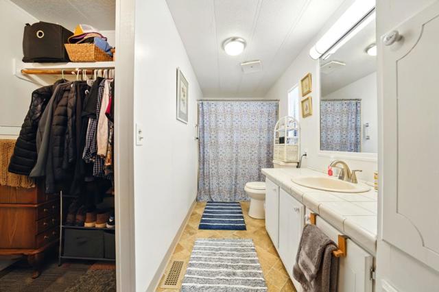1117 Baldwin Street, Salinas CA: https://media.crmls.org/mediaz/e5d9dd44-8578-4487-88d3-2d58b0fc76d8.jpg