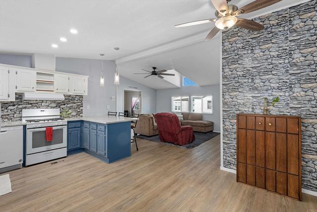 Detail Gallery Image 13 of 37 For 211 N Citrus Ave #31,  Escondido,  CA 92027 - 2 Beds | 2 Baths