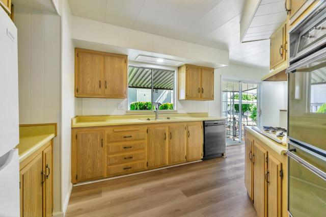 2097 Dalis Drive, Concord CA: https://media.crmls.org/mediaz/e5da0792-3870-479b-942a-7d191965bc8e.jpg