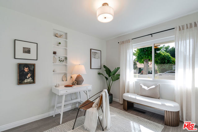 5056 Greenbush Avenue, Sherman Oaks CA: https://media.crmls.org/mediaz/e5da1dbf-b4a6-4b9b-b399-6d129613c336.jpg