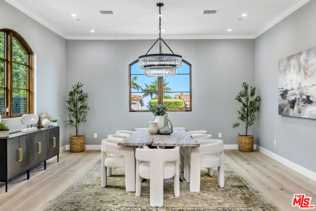 6888 Alta Vista Drive, Rancho Palos Verdes CA: https://media.crmls.org/mediaz/e5da753d-a58a-4eb2-9553-c879da486f2f.jpg