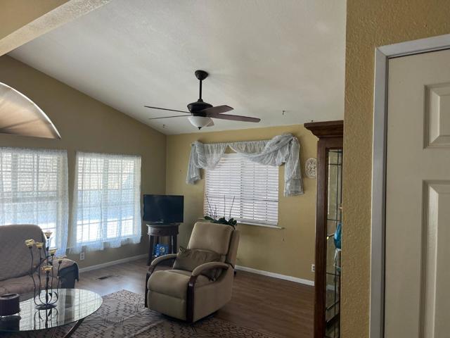 500 N Tully Road, Turlock CA: https://media.crmls.org/mediaz/e5da9e81-0f6f-44fb-a307-b7ee8c026fc7.jpg