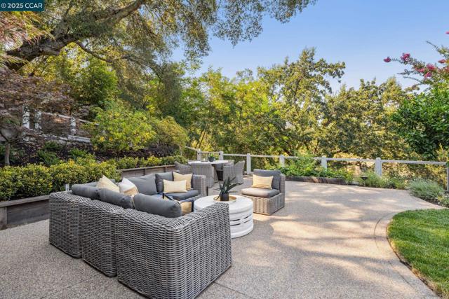 1023 Ameno Court, Lafayette CA: https://media.crmls.org/mediaz/e5dad8b0-1d8a-436b-b646-a1c9deaf8154.jpg