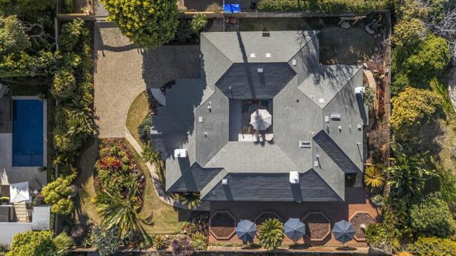 1059 Hymettus Ave, Encinitas CA: https://media.crmls.org/mediaz/e5dae1d7-7c56-4312-ba74-07a1b557b55a.jpg