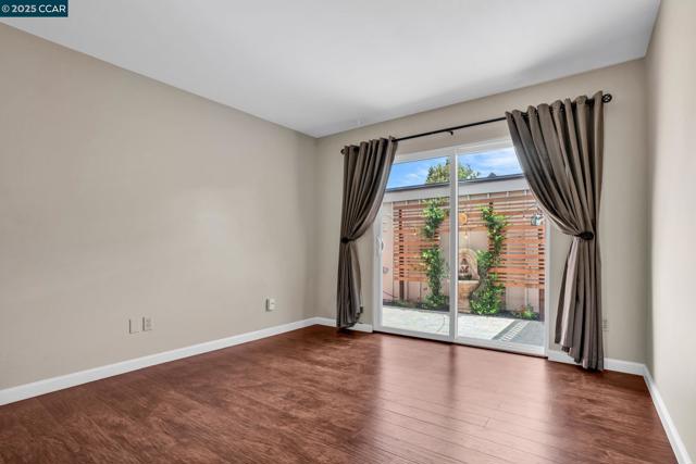 1430 Tampico Pl, Walnut Creek CA: https://media.crmls.org/mediaz/e5db2310-9e36-48ba-942d-433e12bd5bfa.jpg