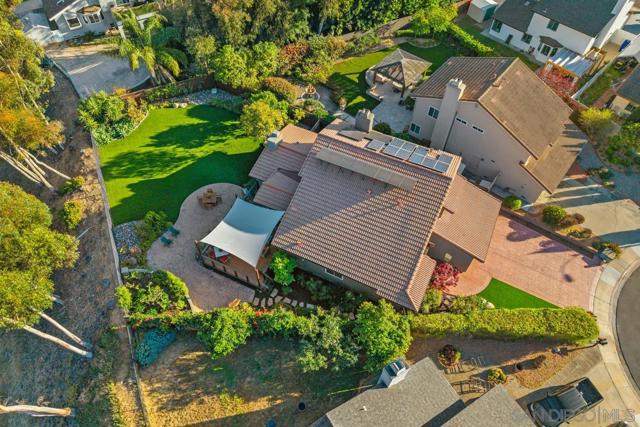 7233 Canyon Hill Ct, San Diego CA: https://media.crmls.org/mediaz/e5dba234-1d54-48a0-b065-160b8eff4e28.jpg