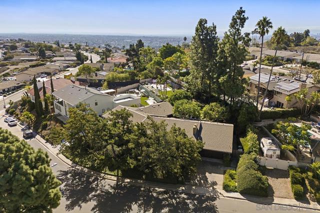 6346 Ridge Manor Avenue, San Diego CA: https://media.crmls.org/mediaz/e5dbd8a1-6bf2-4ae6-aac6-1684c18e3f4d.jpg