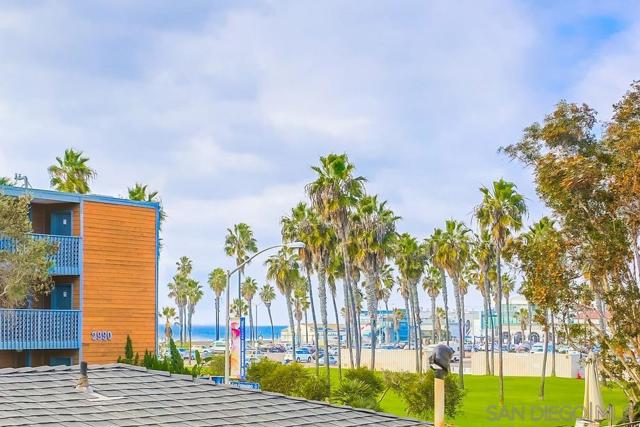 808 Ensenada Ct, San Diego CA: https://media.crmls.org/mediaz/e5dc281c-bcea-4b5a-9435-fe7f90de53e0.jpg