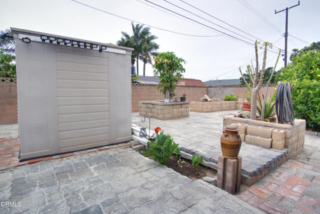 4127 S C Street, Oxnard CA: https://media.crmls.org/mediaz/e5dc7f20-3060-4f1d-bae0-a988b5544064.jpg