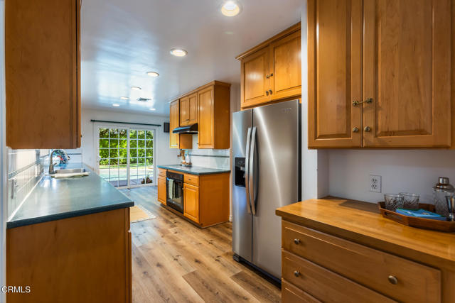 4308 Hayman Avenue, La Canada Flintridge CA: https://media.crmls.org/mediaz/e5dc98fc-9b2b-4bb2-a196-71272ca73a8e.jpg