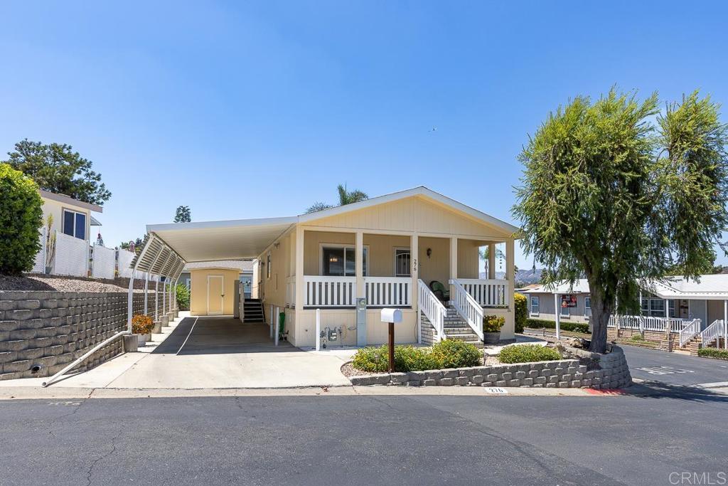 525 W El Norte Parkway #276