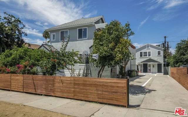 1827 W 24th Street, Los Angeles CA: https://media.crmls.org/mediaz/e5dce26d-ea4a-403f-b10e-a6d1aeca7805.jpg