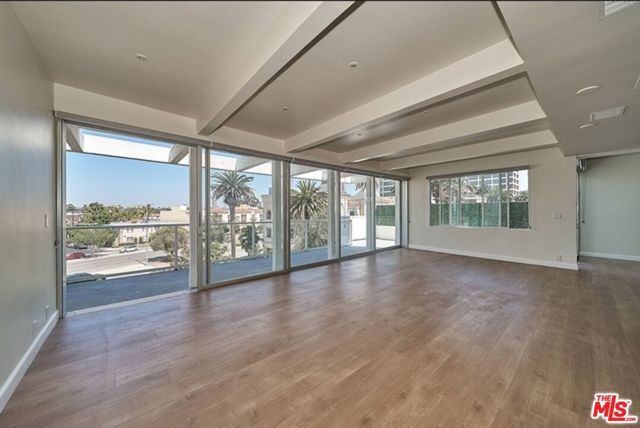 E5Dce9F7 Db80 4527 918A 1254B40Dcd56 131 N Gale Drive #Penthouse, Beverly Hills, Ca 90211 &Lt;Span Style='Backgroundcolor:transparent;Padding:0Px;'&Gt; &Lt;Small&Gt; &Lt;I&Gt; &Lt;/I&Gt; &Lt;/Small&Gt;&Lt;/Span&Gt;