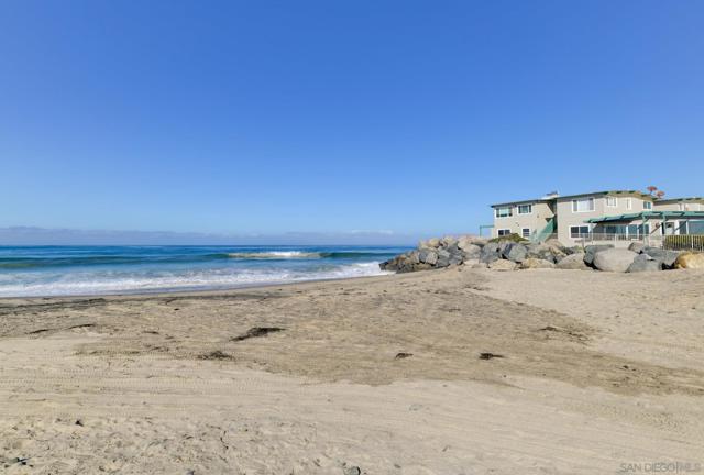 1680 B Seacoast Drive Unit B, Imperial Beach CA: https://media.crmls.org/mediaz/e5dd2296-8a21-4a69-a20a-c08aa4cac86e.jpg