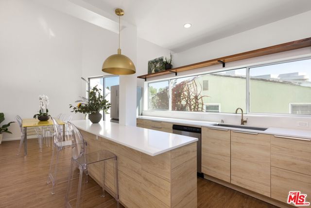 1244 14th Street, Santa Monica CA: https://media.crmls.org/mediaz/e5dd6cc1-d85b-43c4-a460-e707a01587c8.jpg