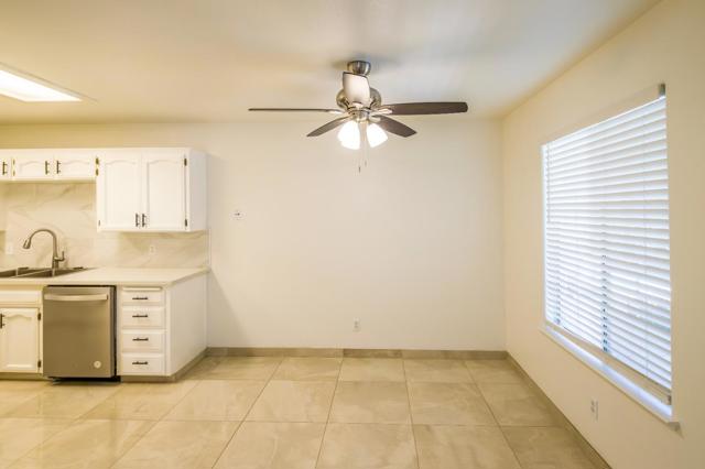 1542 E Alluvial Avenue, Fresno CA: https://media.crmls.org/mediaz/e5dd87dd-d173-4922-9c98-0d0ebad88c91.jpg