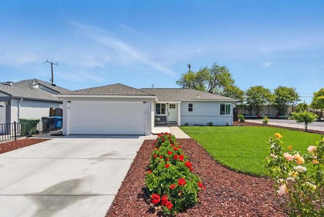 1723 Laine Avenue, Santa Clara CA: https://media.crmls.org/mediaz/e5ddb11d-3842-4349-ab55-a9ba5c925ea5.jpg