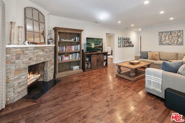 4411 Radford Avenue photo 3