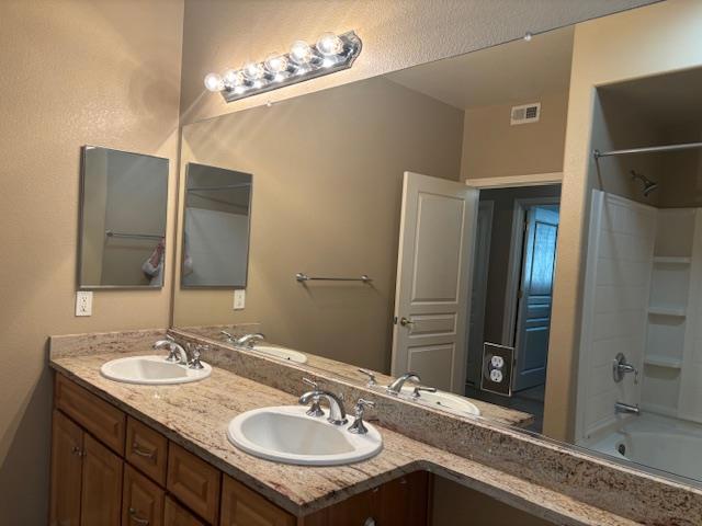 1360 Shady Lane, Turlock CA: https://media.crmls.org/mediaz/e5de96f4-80af-4371-9c3d-de7740fe2eaa.jpg