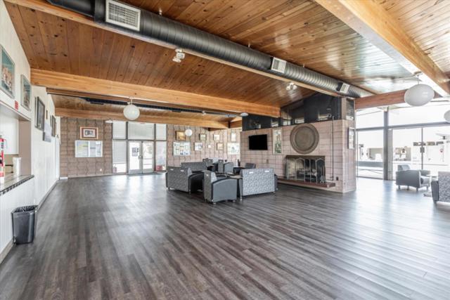 3015 E Bayshore Road, Redwood City CA: https://media.crmls.org/mediaz/e5deb149-854b-41e3-81c3-d6e3a1f5fb69.jpg