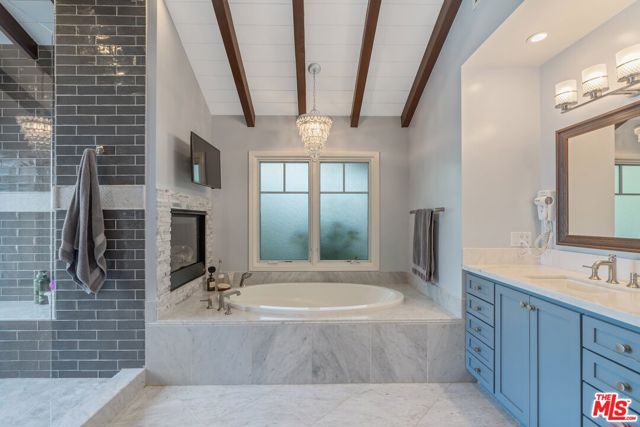 24901 Jim Bridger Road, Hidden Hills CA: https://media.crmls.org/mediaz/e5dedb09-7a36-4821-9fe4-3ccafc3a080f.jpg